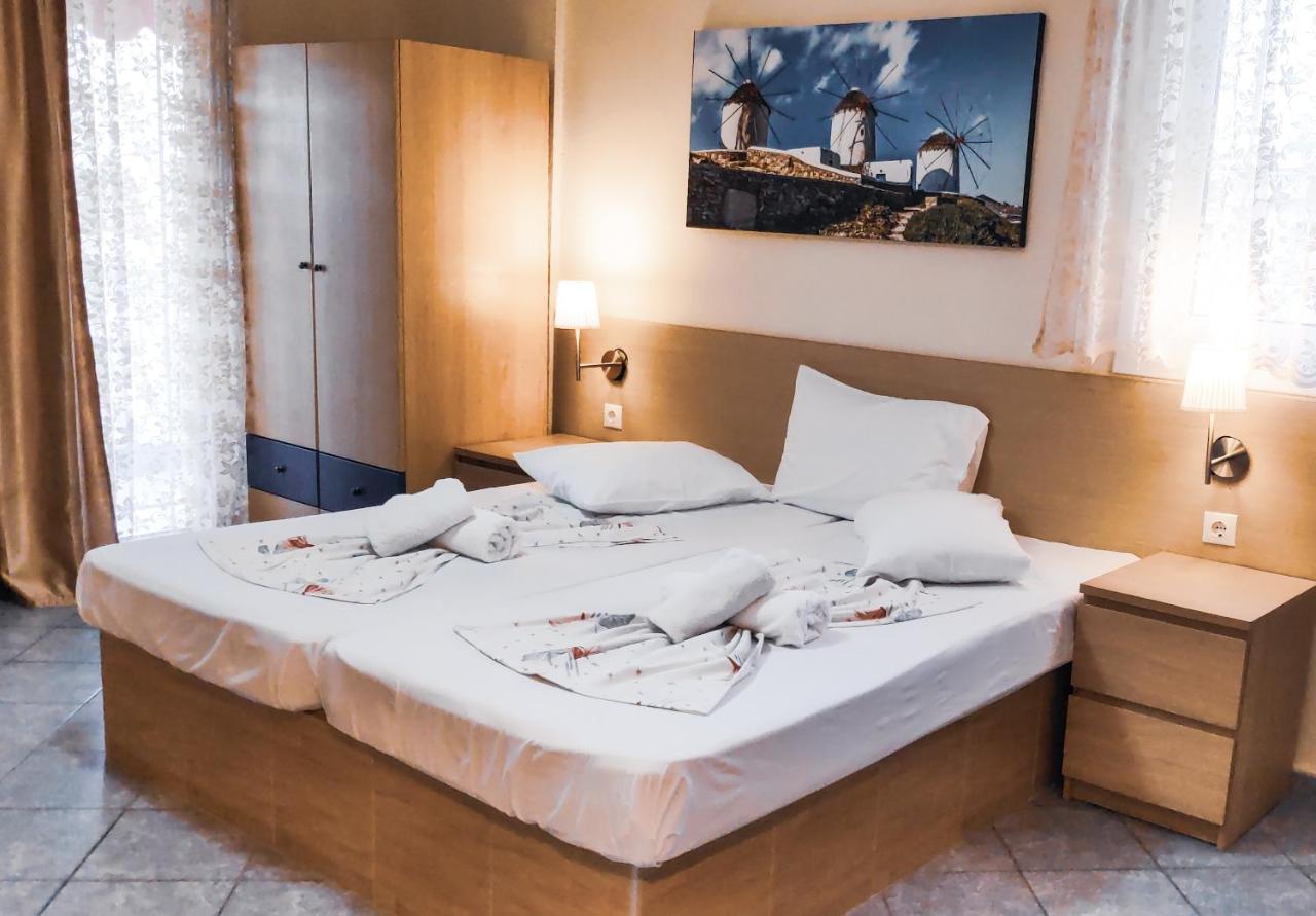 Jimmy'S Rooms Nea Potidea Exterior foto
